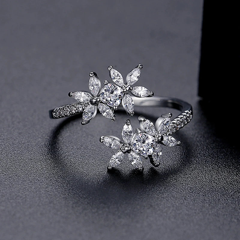 AURA Adjustable Flower CZ Ring – Elegant Zircon Claw Setting Jewelry for Women